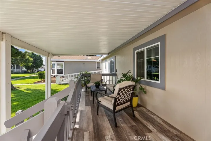 Entrance w/covered porch