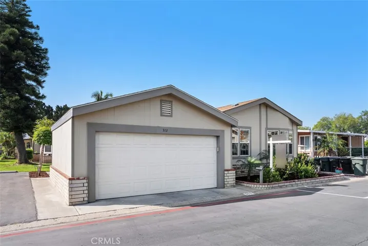 Front w/ 2 car garage