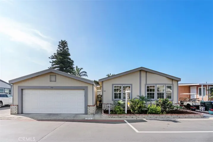 Front w/ 2 car garage