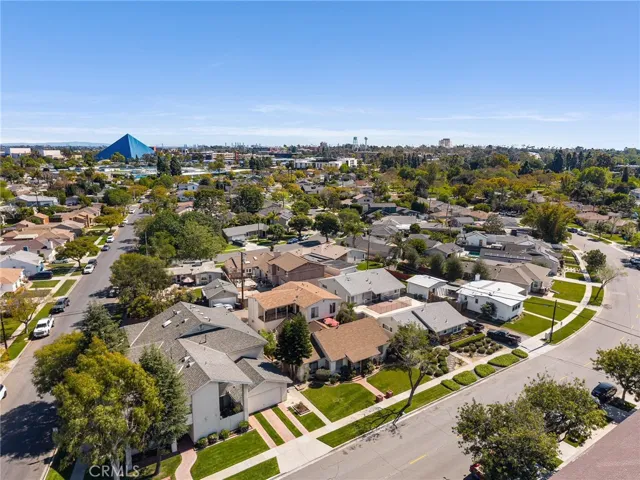 2038 San Anseline, Long Beach, California 90815