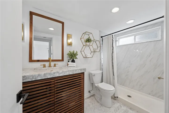 971 San Lorenzo Court, Solana Beach, California 92075