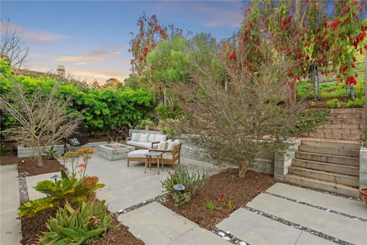 971 San Lorenzo Court, Solana Beach, California 92075