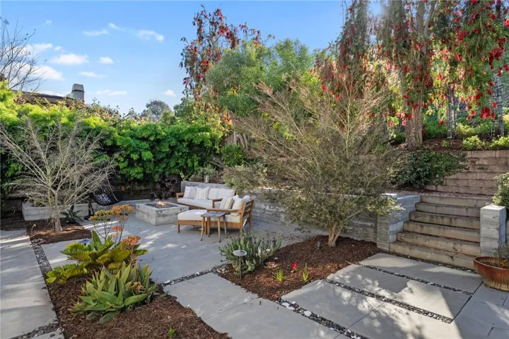 971 San Lorenzo Court, Solana Beach, California 92075