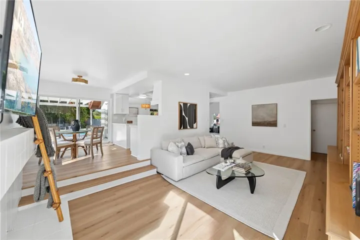 971 San Lorenzo Court, Solana Beach, California 92075