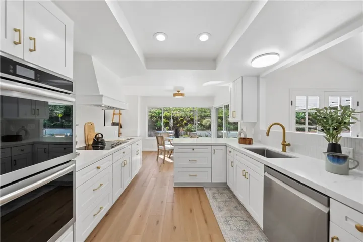 971 San Lorenzo Court, Solana Beach, California 92075