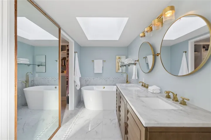 971 San Lorenzo Court, Solana Beach, California 92075