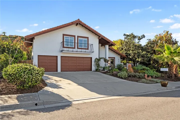 971 San Lorenzo Court, Solana Beach, California 92075