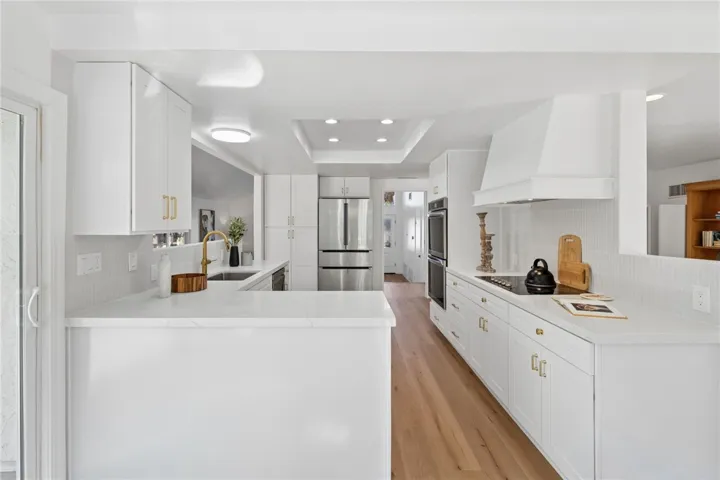971 San Lorenzo Court, Solana Beach, California 92075