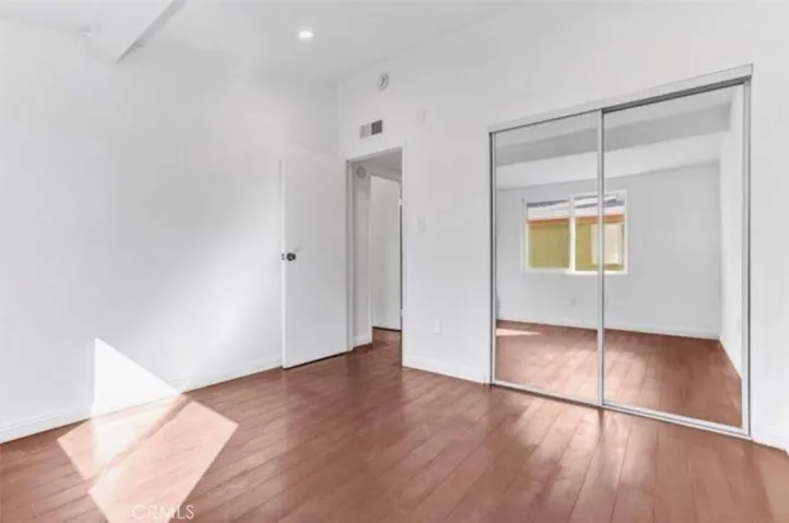 Bedroom (1) Bright, Open, High ceilings, Updated, Natural light, Closet