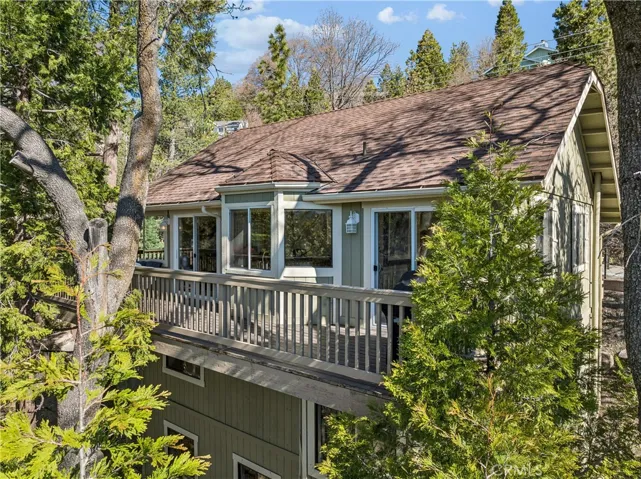Deck is Sitting in the Trees!
