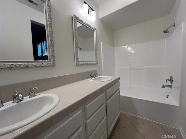 Master tub/shower