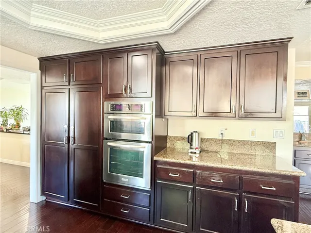 Kitchen - all appliances including