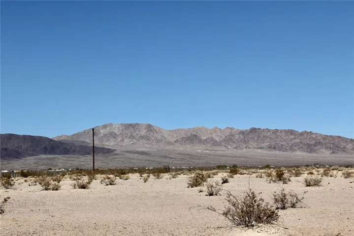 6281811 20000 Amboy Road, 29 Palms, California 92277