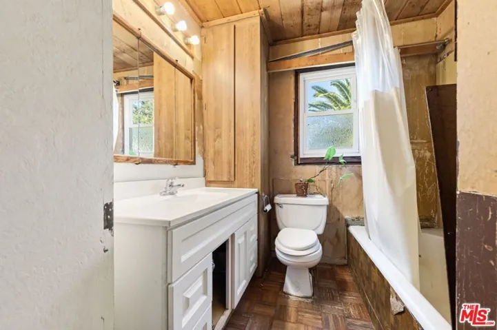 1523 Highgate Avenue, Los Angeles, California 90042