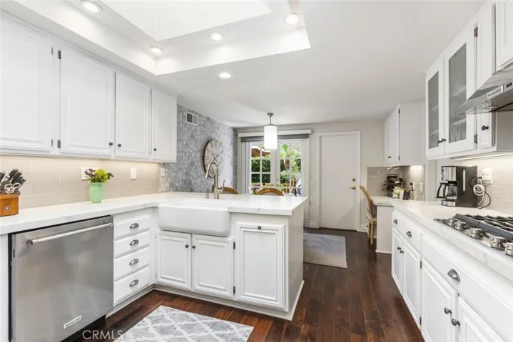 30 Jetty Drive, Corona Del Mar, California 92625