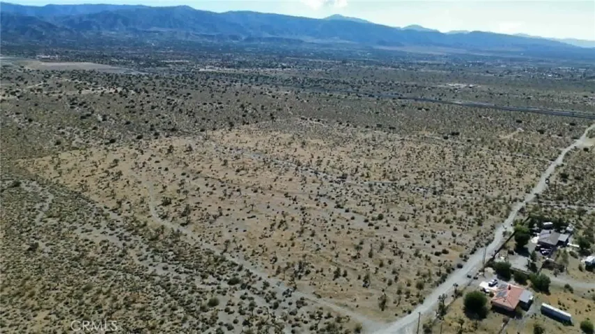 2525 Goss, Pinon Hills, California 92372 — photo 4