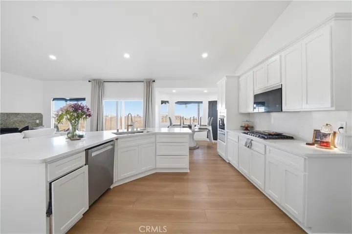 7576 Sunset, Phelan, California 92371