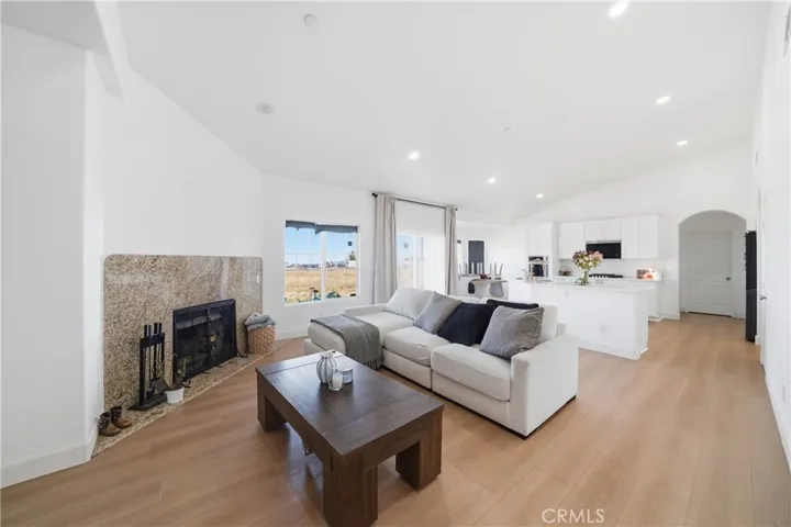 7576 Sunset, Phelan, California 92371
