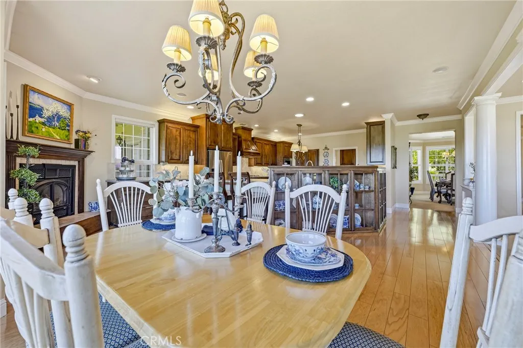 Breakfast nook looking into kitchen