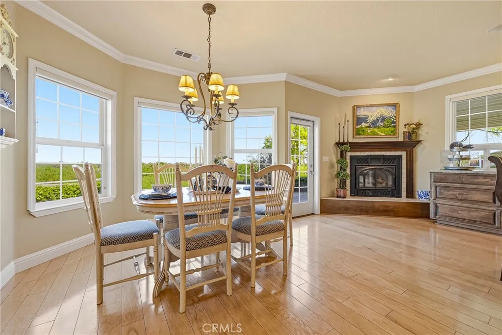 Breakfast nook with panoramic views