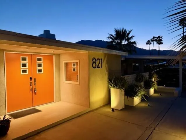 Main Entry Planters Mtn