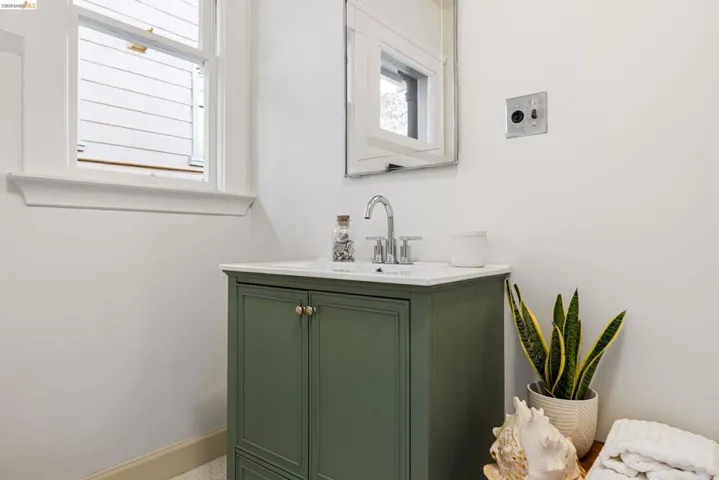 Upstairs Hall Bathroom