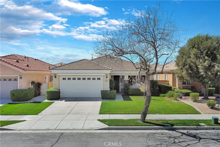 Popular "Calaveras" model with 2 beds with en suites baths and a den/additional bedroom option in between them