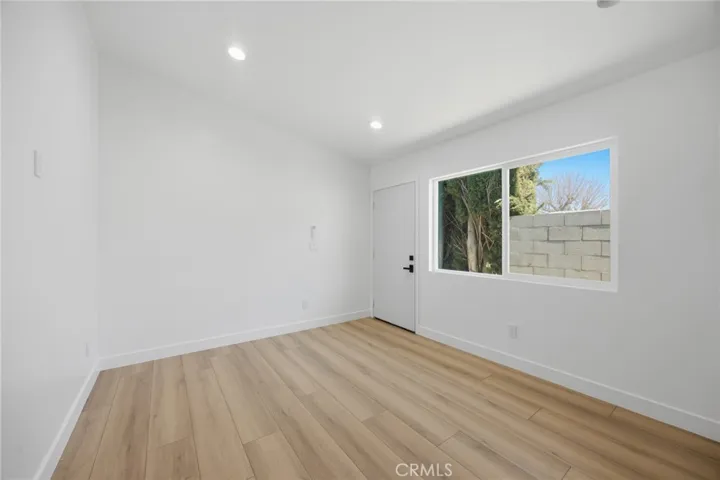JADU-Living room & Entrance