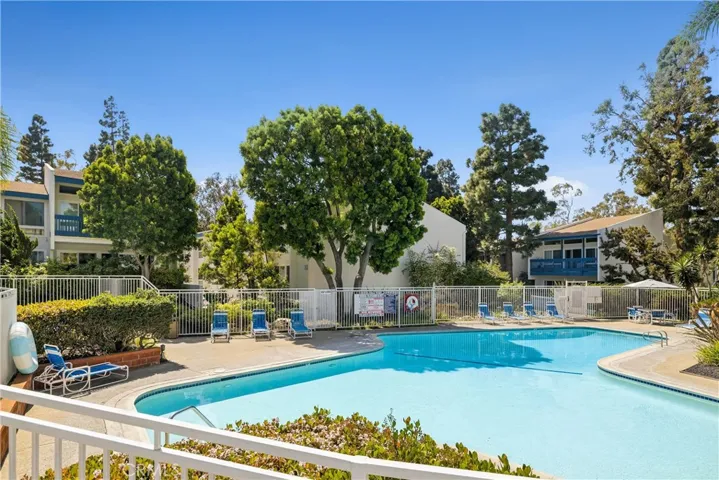 802 Camino Real 105, Redondo Beach, California 90277
