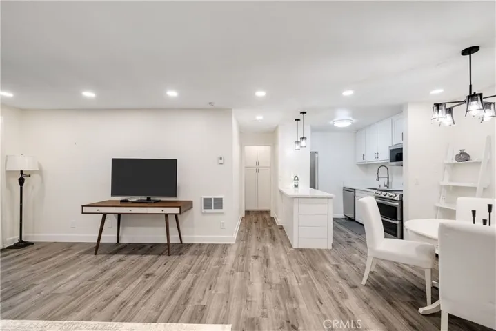802 Camino Real 105, Redondo Beach, California 90277