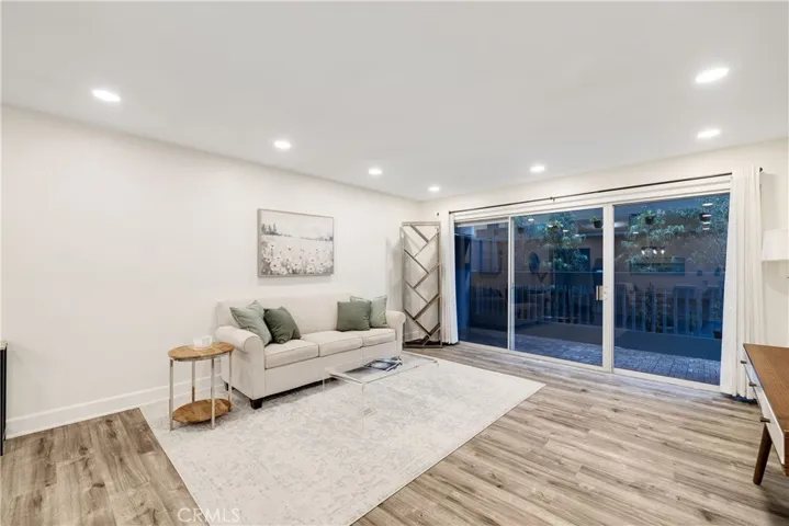802 Camino Real 105, Redondo Beach, California 90277