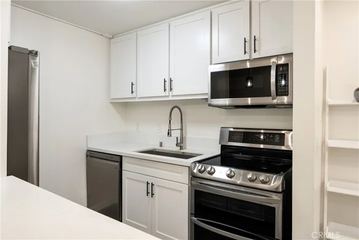 802 Camino Real 105, Redondo Beach, California 90277