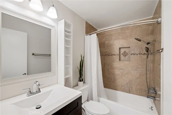 802 Camino Real 105, Redondo Beach, California 90277