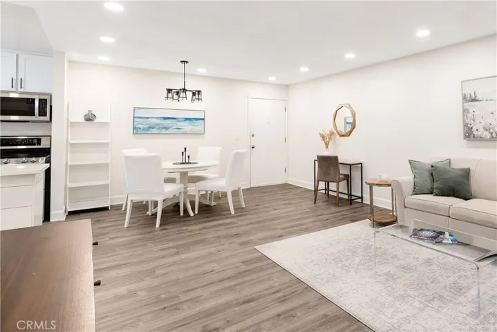 802 Camino Real 105, Redondo Beach, California 90277
