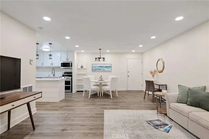 802 Camino Real 105, Redondo Beach, California 90277