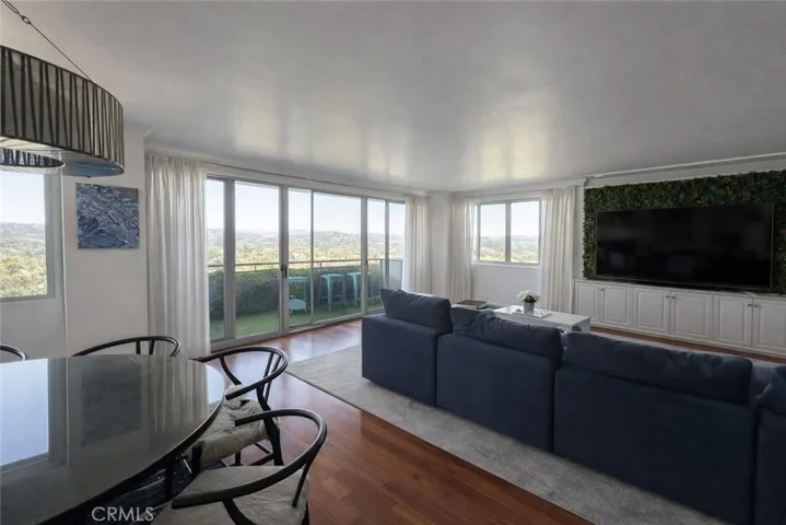 865 Comstock, Los Angeles, California 90024