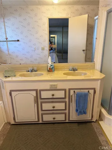 833 S Lyon Avenue, Hemet, California 92543