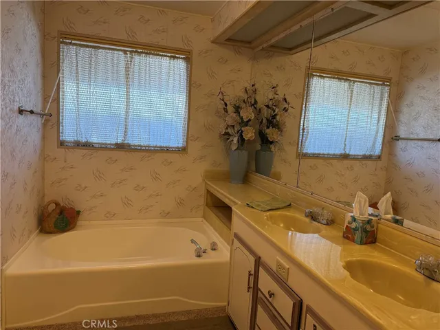 833 S Lyon Avenue, Hemet, California 92543