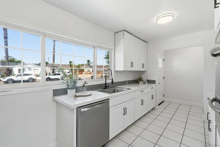 2113 Imogene, San Diego, California 92154