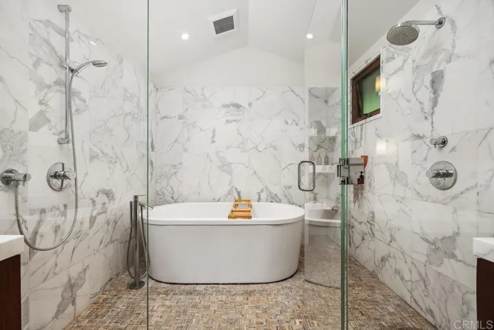 Master shower tub