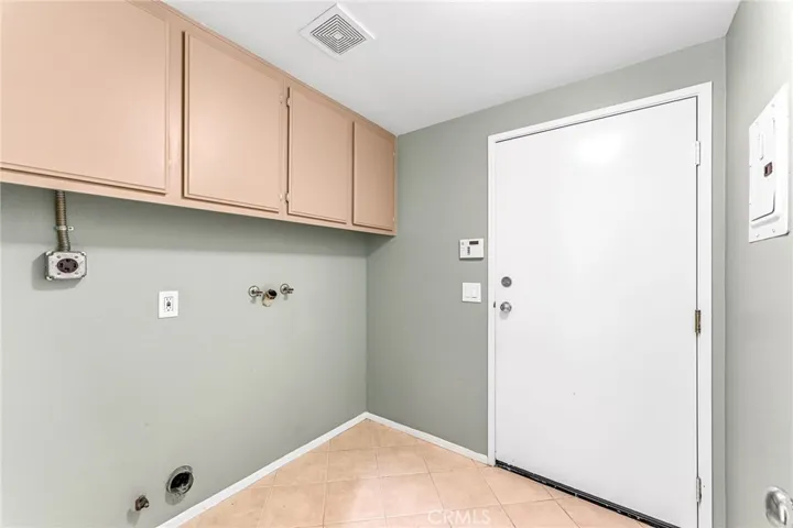 304 Birch Grove, Irvine, California 92618