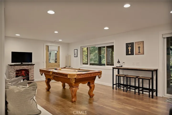 717 Crest Estates, Lake Arrowhead, California 92352