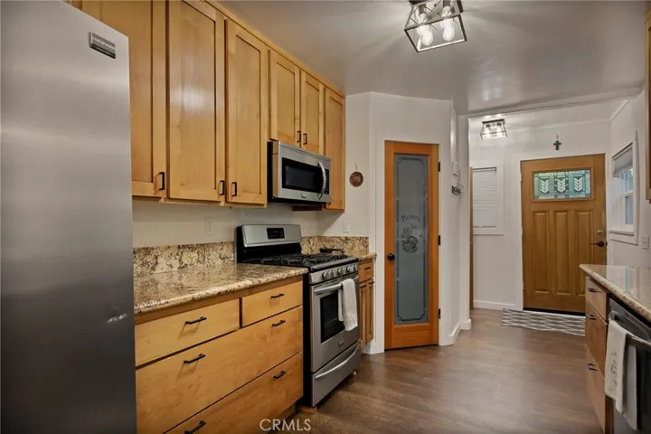 717 Crest Estates, Lake Arrowhead, California 92352