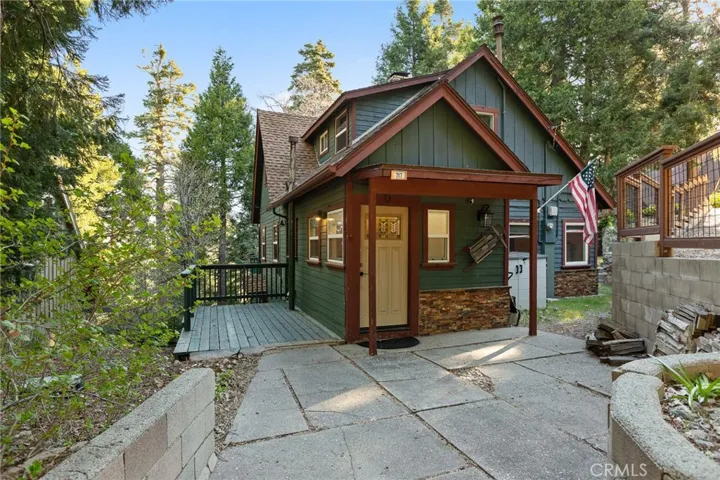 717 Crest Estates, Lake Arrowhead, California 92352