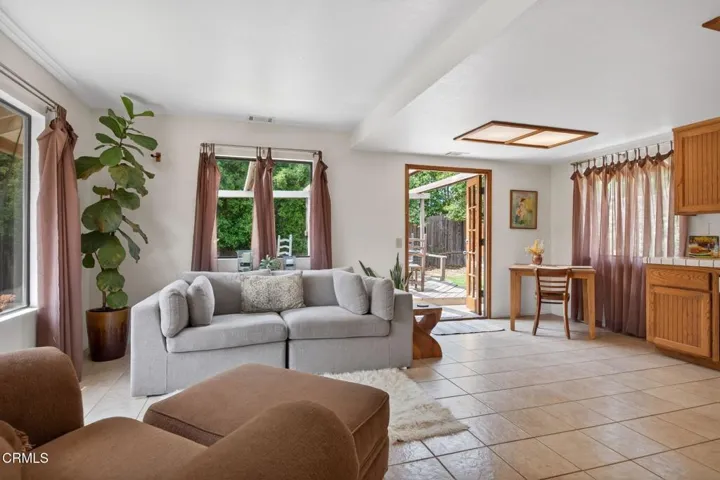 1-web-or-mls-UpmarketMedia-1977-1981SRic