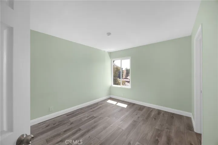 2nd upstairs bedroom has it's own bath