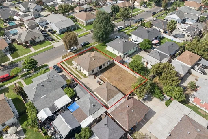 1613 E Ezmirlian, Compton, California 90221