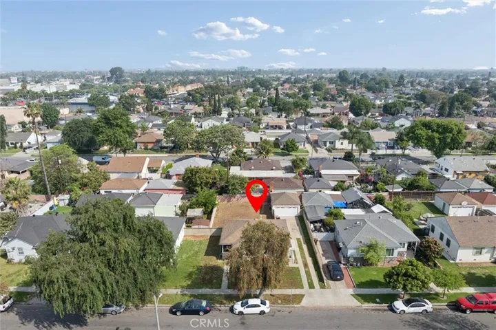 1613 E Ezmirlian, Compton, California 90221