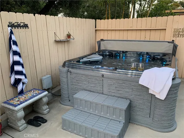 8 seat hot tub