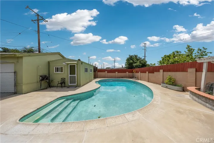 Another view of the sparkling pool